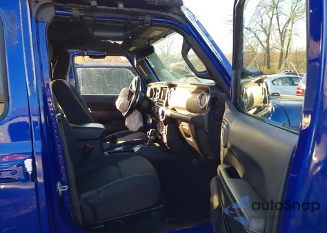 2018 Jeep Wrangler Unlimited Sahara 4X4 from USA, damaged, VIN 1C4HJXEG5JW256700